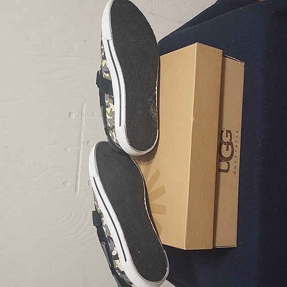youth cameo UGG canvas casual sneakers unisex..can fit a women size 6-6.5 - Picture 4 of 6